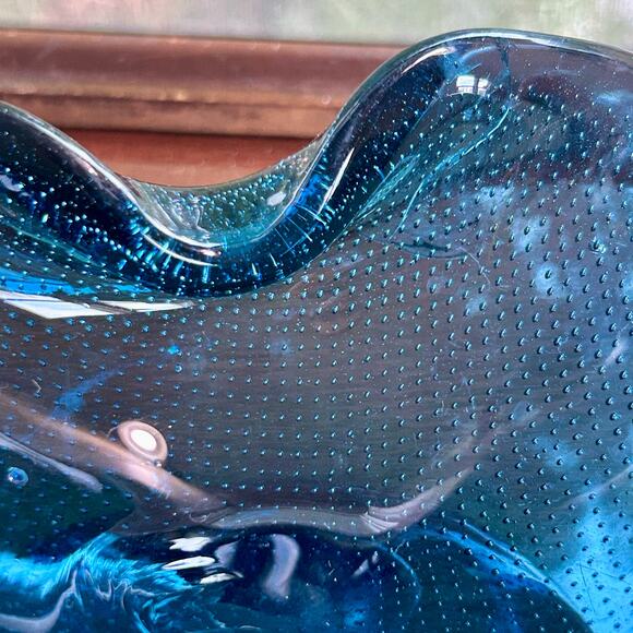 Blenko Vintage Cobalt Blue Controlled Bubble Art Glass Bowl or Ashtray - Picture 3 of 16